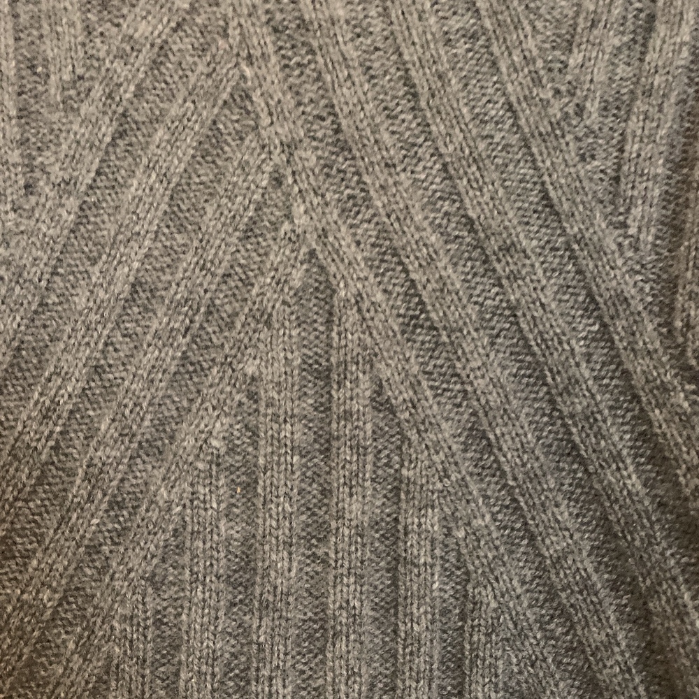 ThePerfext Crop Ribbed Cashmere Sweater - Picture 3 of 4